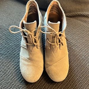 Women’s size 11 Tom’s wedges